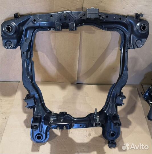 Подрамник передний Kia Sportage 2 / Tucson 1