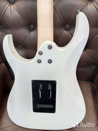 Электрогитара Ибанез GRG140-WH