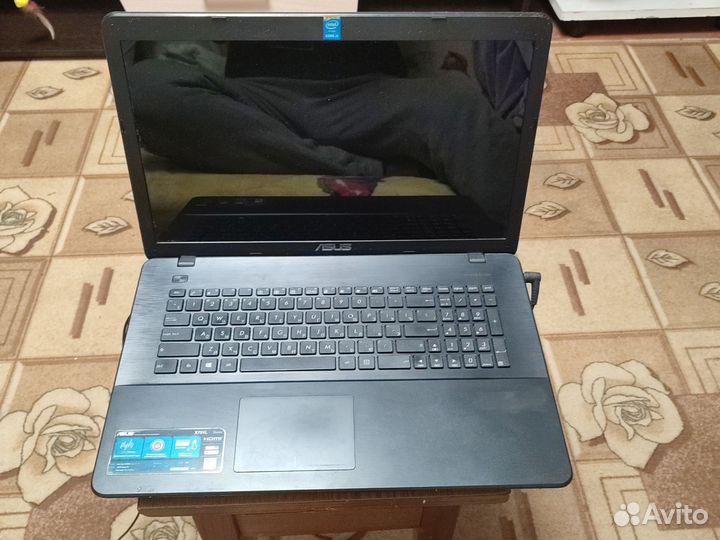 Ноутбук asus X751L