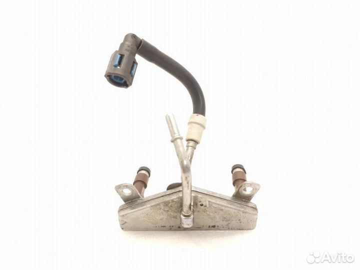 Топливная рейка (рампа) левая Subaru Legacy B14