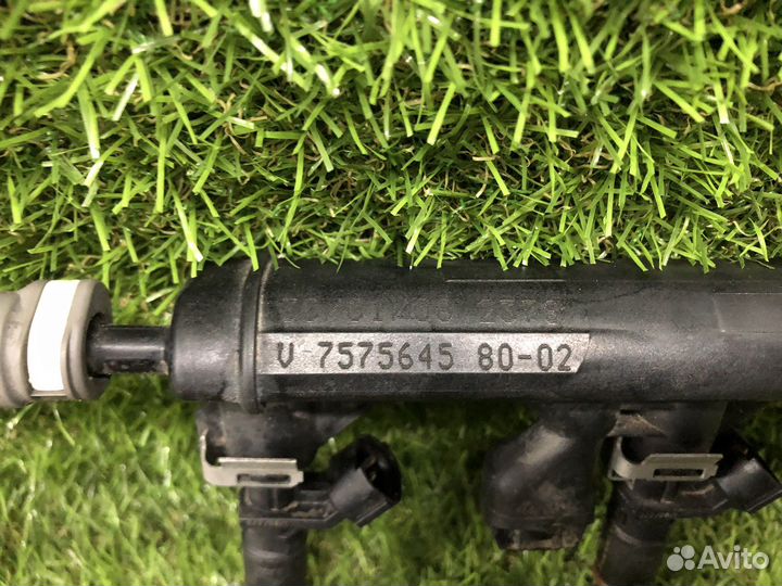 Топливная рампа с форсунками Peugeot 308