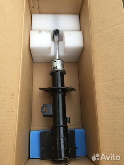 Стойка правая kia rio оригинал