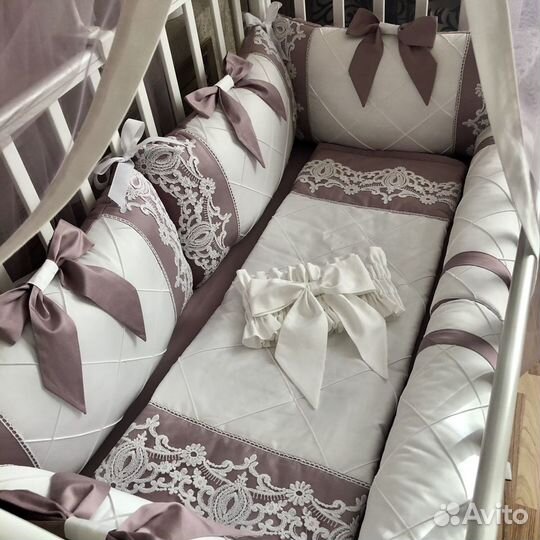 Бортики в кроватку новые, одеялко на выписку