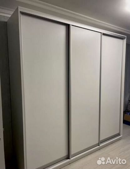 Маленький шкаф для студии