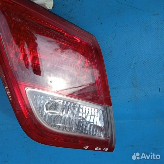 Фонарь задний внутренний левый Toyota Camry V40