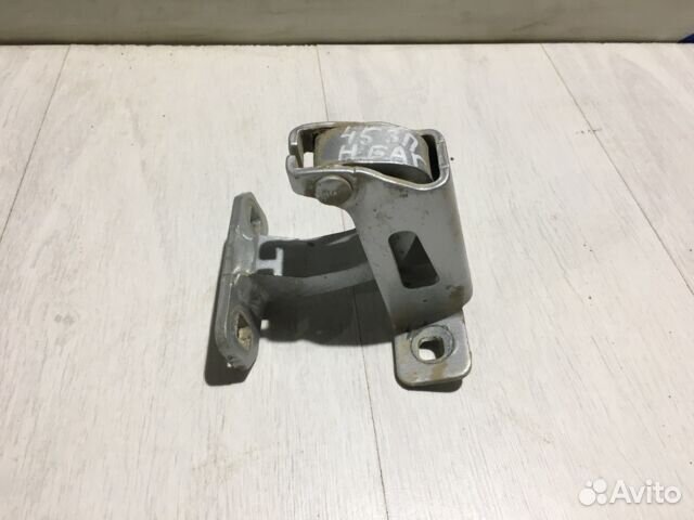 Петля двери багажникаlada largus 1.6 мт к4м