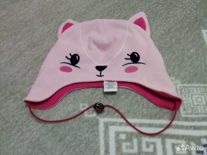 Демисезонная шапка для девочки