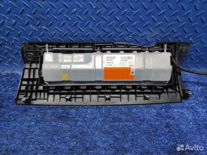 Подушка безопасности колен правая Mini Countryman