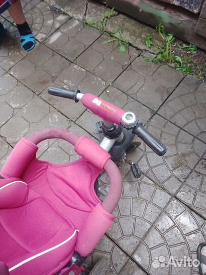Детский трехколесный велосипед с ручкой