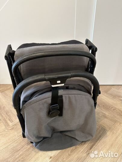 Коляска прогулочная