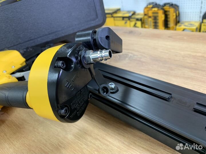 Пневматический нейлер Dewalt DPN9021PL (21) 45-90