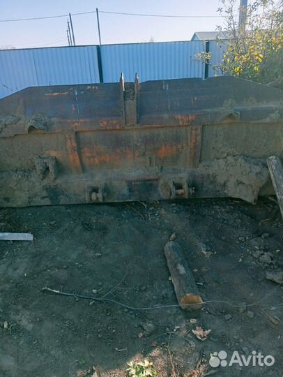 Отвал на кировец