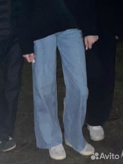 Широкие джинсы на высокой посадке