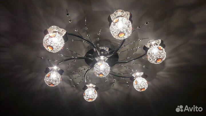 Продам люстру