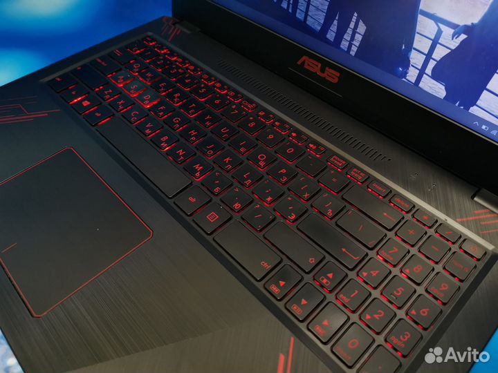 Игровой ноутбук Asus на i5 / GTX 1050 / SSD+HDD