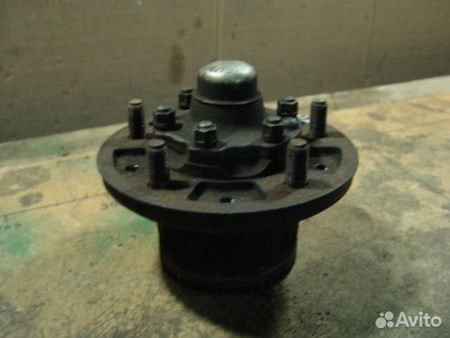 Передняя ступица Toyota Land Cruiser 100 2001г