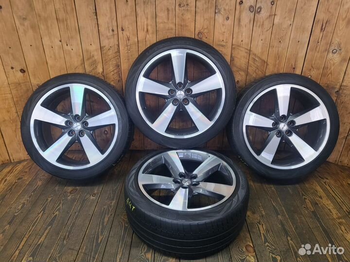 R22 Vredestein Ultrac Vorti 275/40, PCD 5x120 DIA 72.6