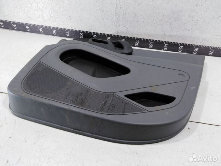 Обшивка двери передней правой