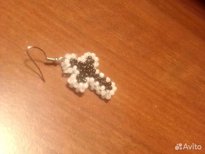 Серёжка в виде креста