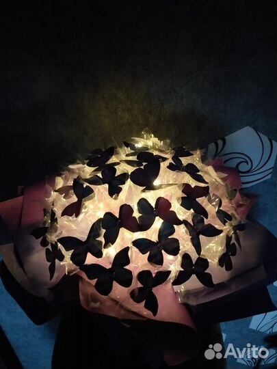 Букет из бабочек в коробке