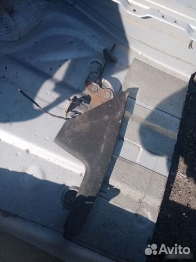 Рычаг ручника Skoda Rapid 2015