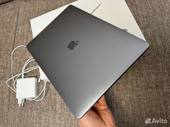 MacBook Pro 15 2018 256gb