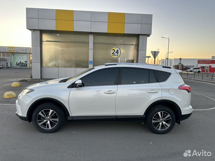 Toyota RAV4 2.2 AT, 2017, 75 000 км