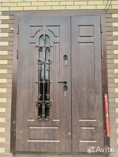 Дверь терморазрыв со стеклопакетом для дома