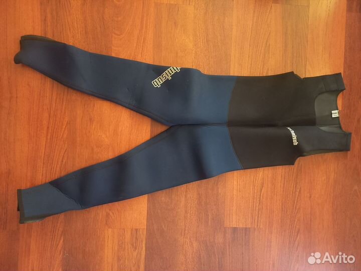 Гидрокостюм для подводного плавания