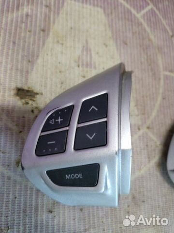 Кнопка управления магнитолой на руль Mitsubishi