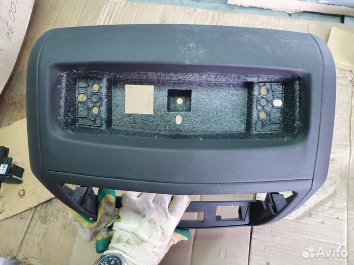 Накладка кузов внутри Cadillac Escalade 5 L87 6.2L