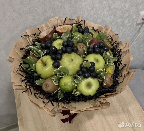 Съедобные вкусные мужский и женские букеты