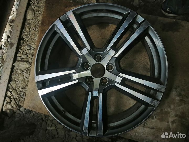 Оригинальные литые диски на volvo 31680367