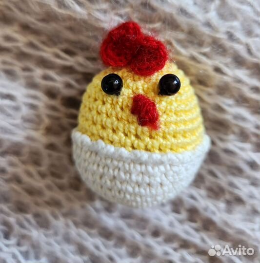 Вязаная игрушка амигуруми цыпленок