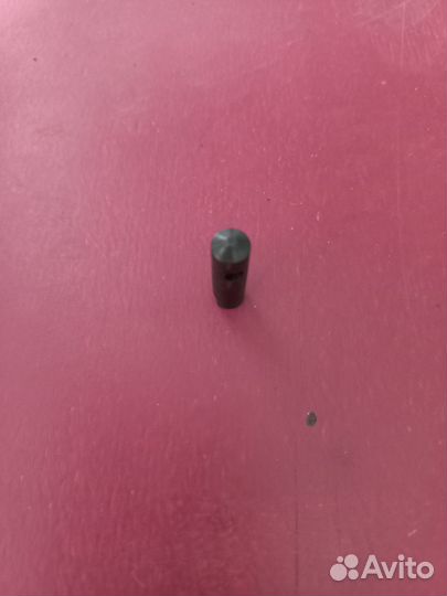 Шпилька вращения личинки Argo (031W)