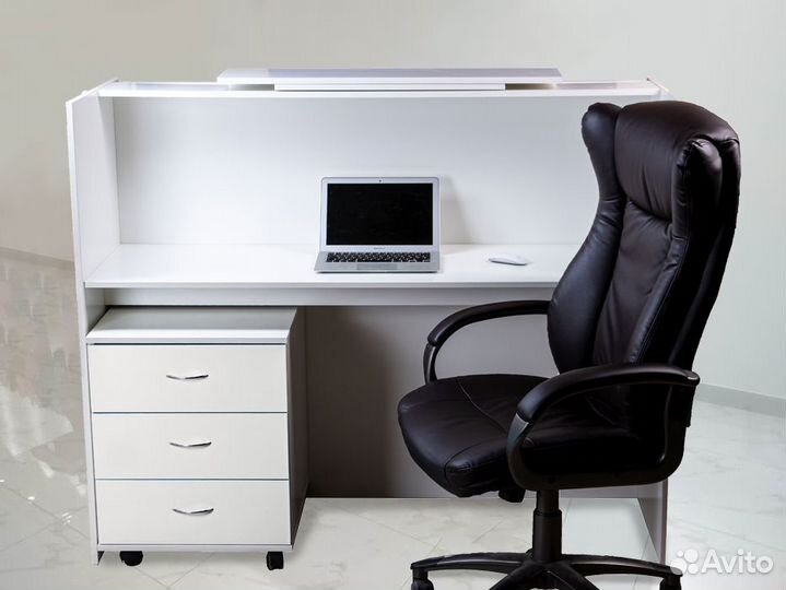 Стойка ресепшн