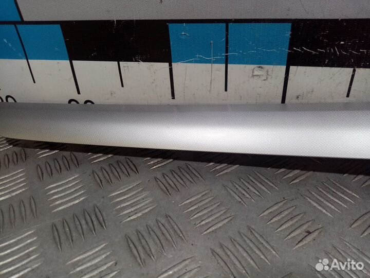 Б/У Накладка обшивки двери задняя правая#001