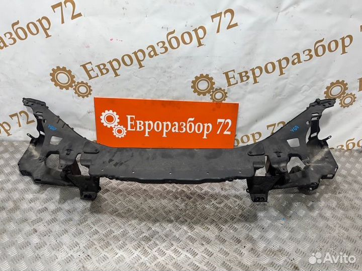 Рамка радиатора Volvo V60 FW48