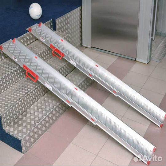 Пандус (рампа) для инвалидной коляски