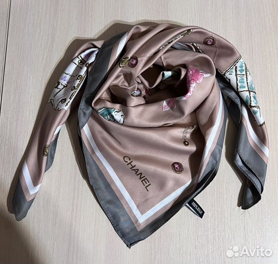 Шелковый платок Chanel