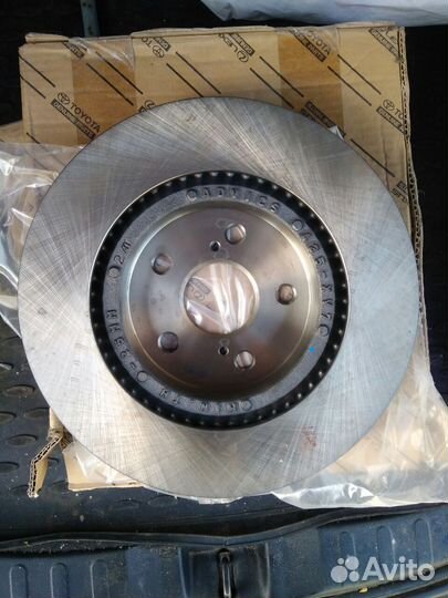 Диски тормозные передние toyota
