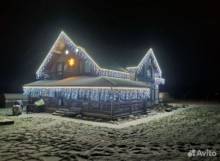 Украшение домов гирляндами, подсветка дома лентой