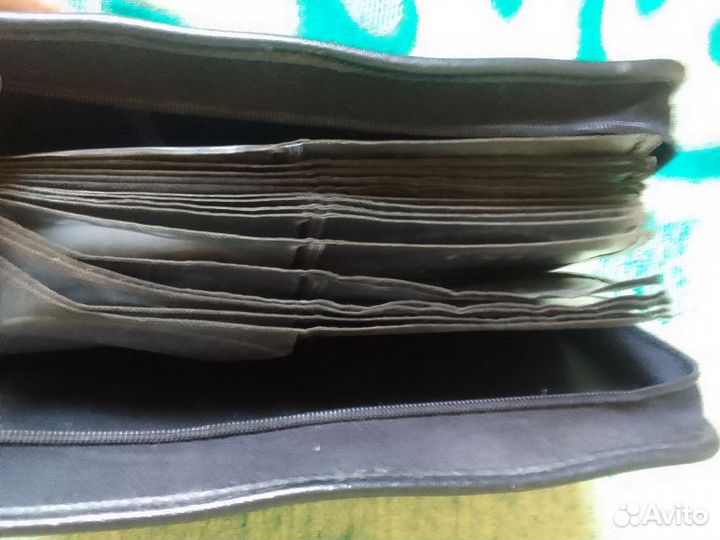 2 сумки для компакт-дисков CD-DVD и тому подобного