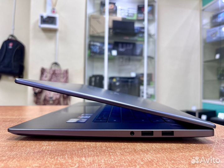 Тонкий, мощный ноутбук Core i5-1155G7/8Gb/SSD 256G