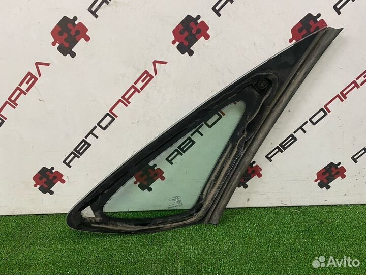 Глухое стекло форточка Ford focus 2