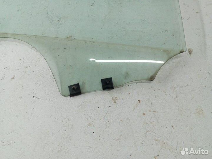 Стекло заднее правое Renault Sandero stepway 1