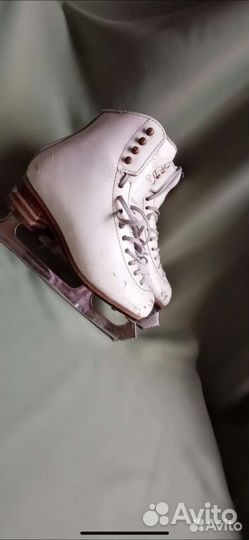 Фигурные коньки jackson 230