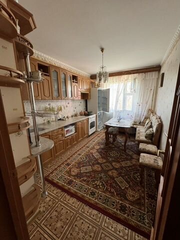 5-к. квартира, 166 м², 3/10 эт.