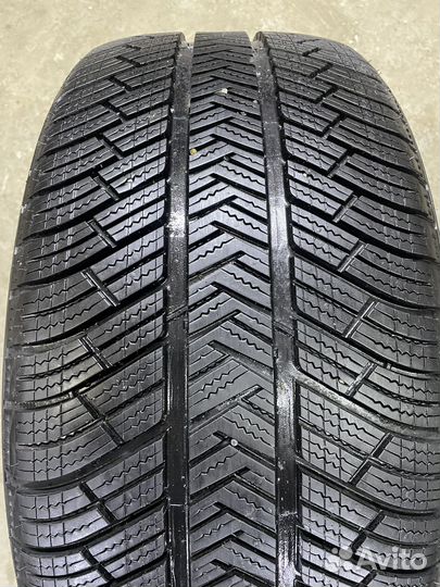 Ecovision W-686 245/45 R19