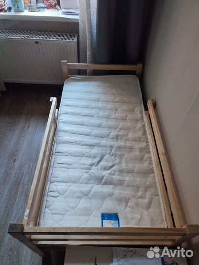 Детская кровать с матрасом